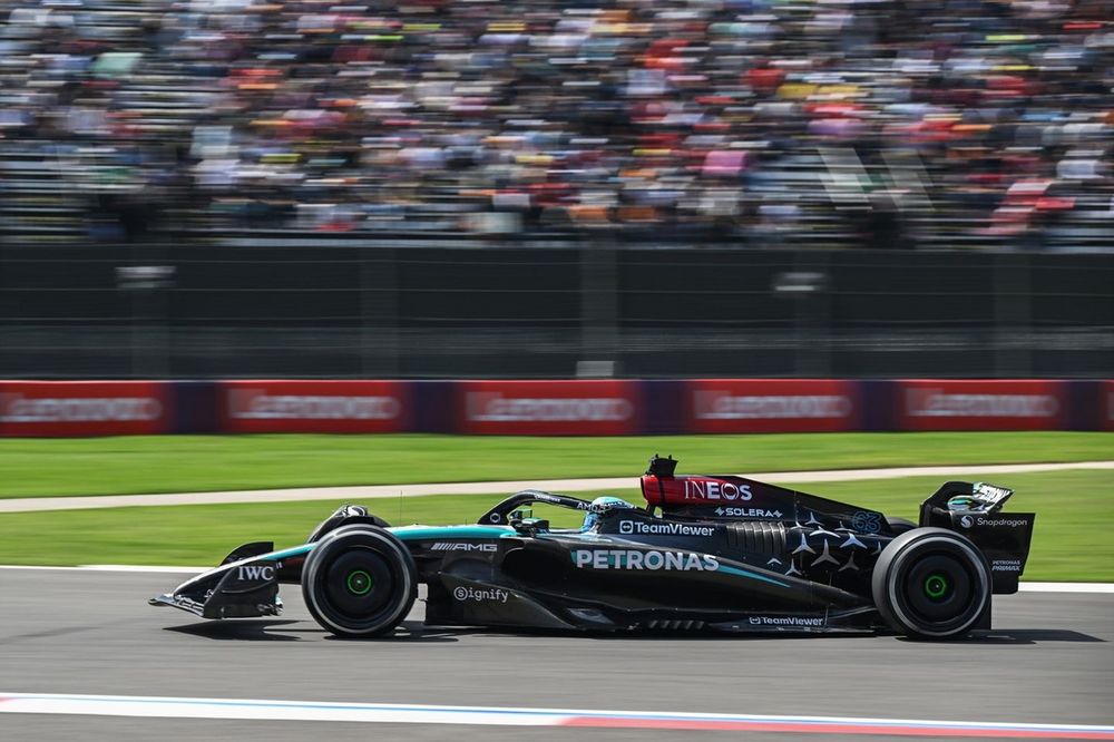 Russell crashes heavily in FP2 at Mexico GP