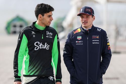 F1 - Verstappen comenta expectativa para disputa contra "amigo" Bortoleto: "Tenho aprendido com ele"