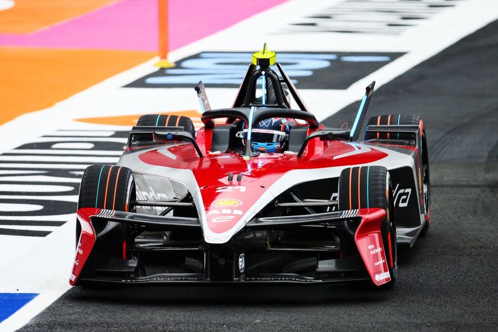 Nyck de Vries of the NetherlandsMahindra Racing Mahindra M11Electro