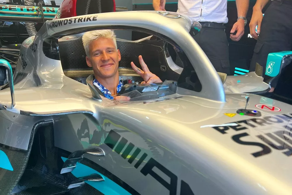 Fabio Quartararo en el Mercedes W13