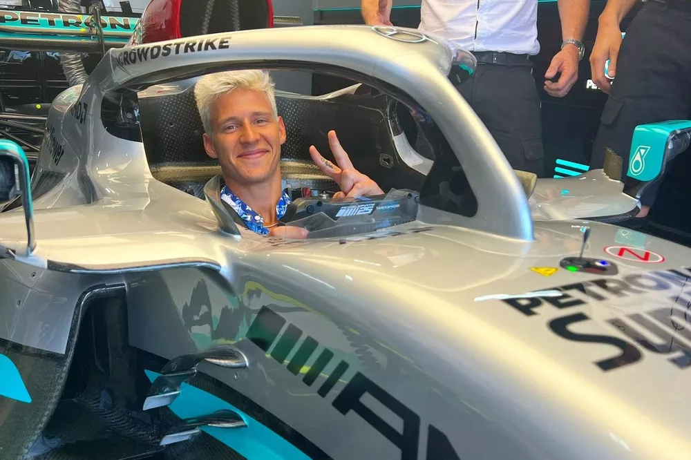 Fabio Quartararo en el Mercedes W13