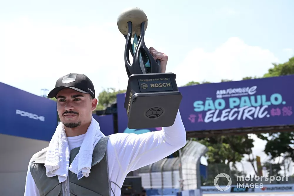 Pascal Wehrlein, Porsche Formula E Team, with his pole position award