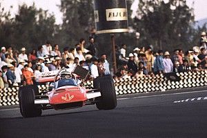 John Surtees, el &uacute;nico campe&oacute;n de la historia a dos y cuatro ruedas