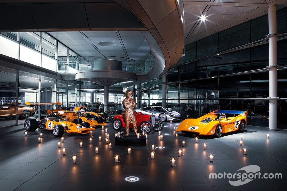 Bruce McLaren statue