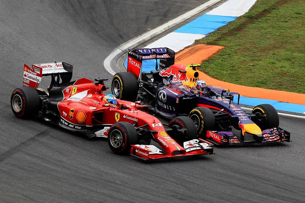 Daniel Ricciardo, Red Bull RB10, Fernando Alonso, Ferrari F14 T