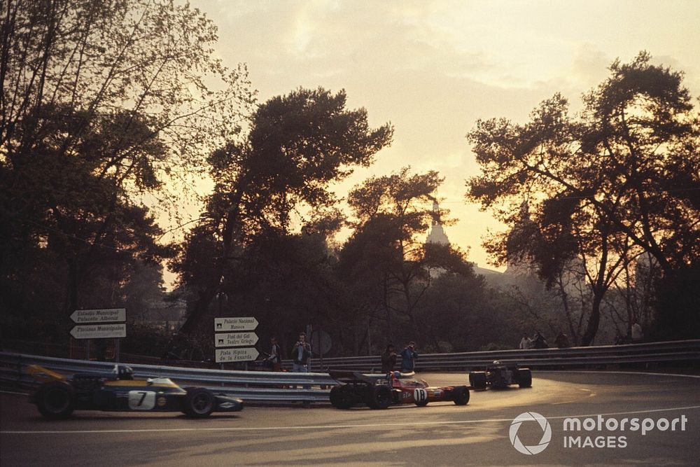 Ronnie Peterson, March 711 Ford, Graham Hill, Brabham BT34 Ford