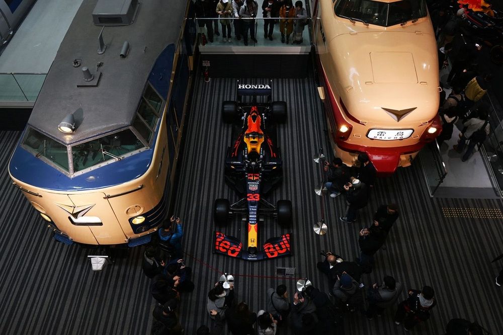 レッドブルRB16B、クハネ581、クハ489