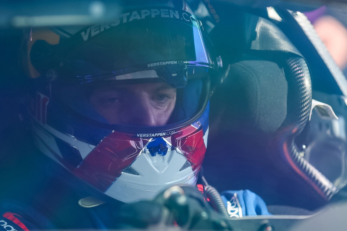 F1 | Verstappen e la libertà perduta: quando correre per passione è diventato un lusso