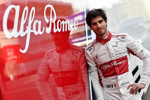 Giovinazzi partnerem Räikkönena w Sauberze