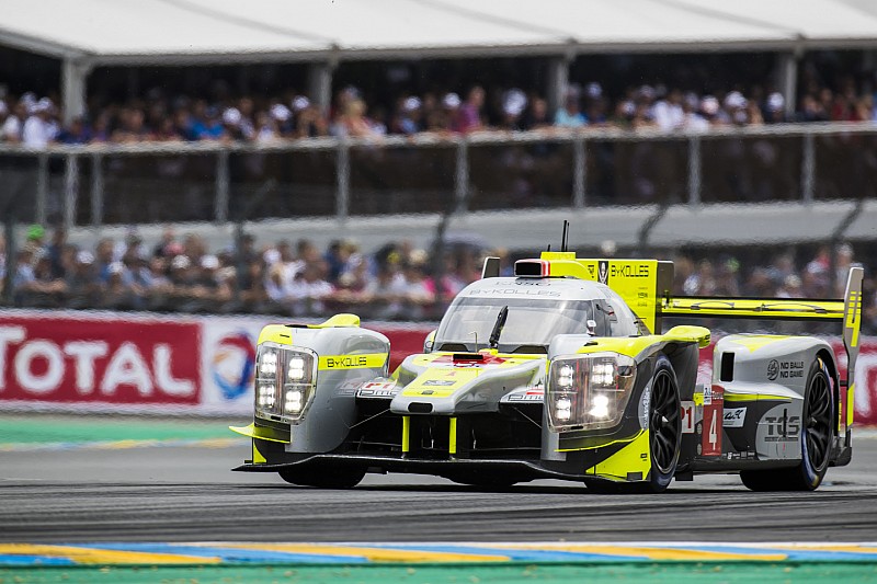 Le Mans: brutto incidente fra la ByKolles e la Porsche Ebimotors. Il prototipo si schianta sulle barriere.