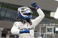 Bottas lidera un 1-2 para Mercedes en la parrilla de Austria
