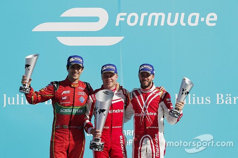 Podio: Ganador de la carrera Félix Rosenqvist, Mahindra Racing, segundo lugar Lucas Di Grassi, ABT S