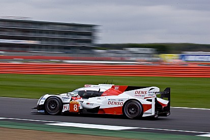 Toyota continúa al frente en los Libres 3 de Silverstone