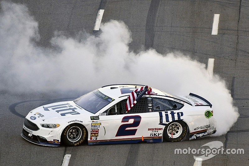Keselowski prevails in battle with Kyle Busch to win at Martinsville