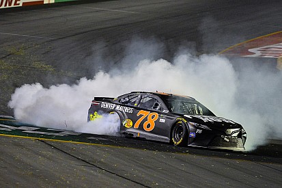 Труэкс победил в гонке NASCAR в Спарте