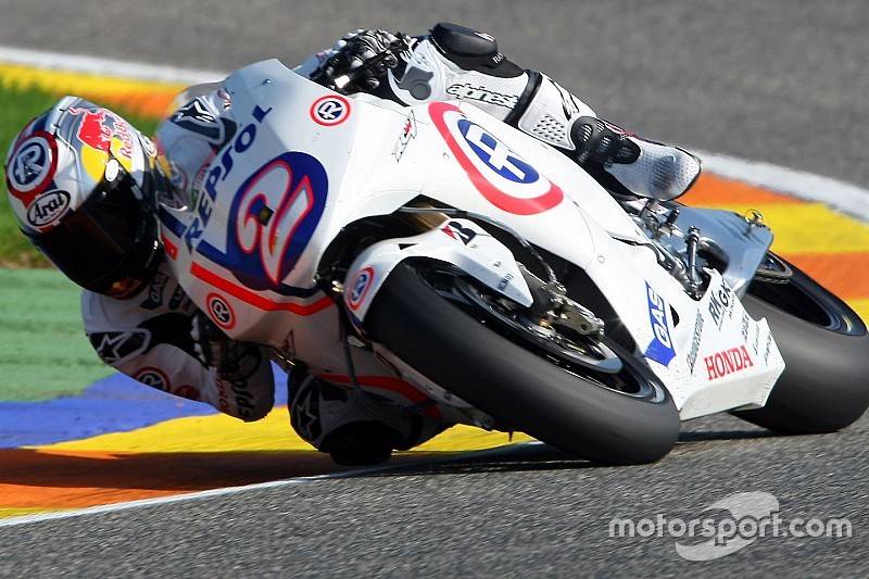 Галерея: 25 особливих ліврей мотоциклів MotoGP