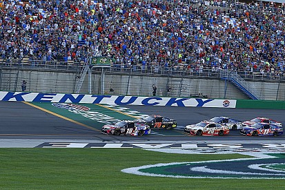 Las tres categorías de NASCAR estrenarán modelo de neumáticos en Kentucky