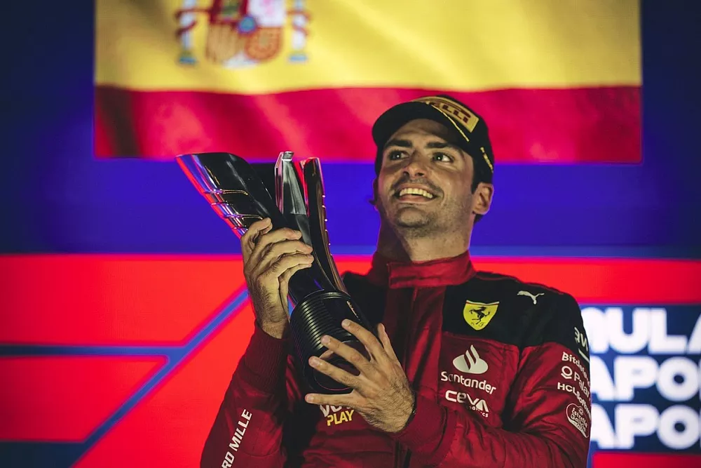 Podio: ganador Carlos Sainz, Ferrari