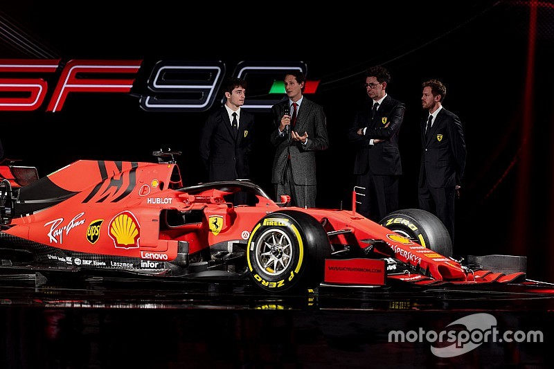 Vettel ziet niets in vluchten voor Leclerc:
