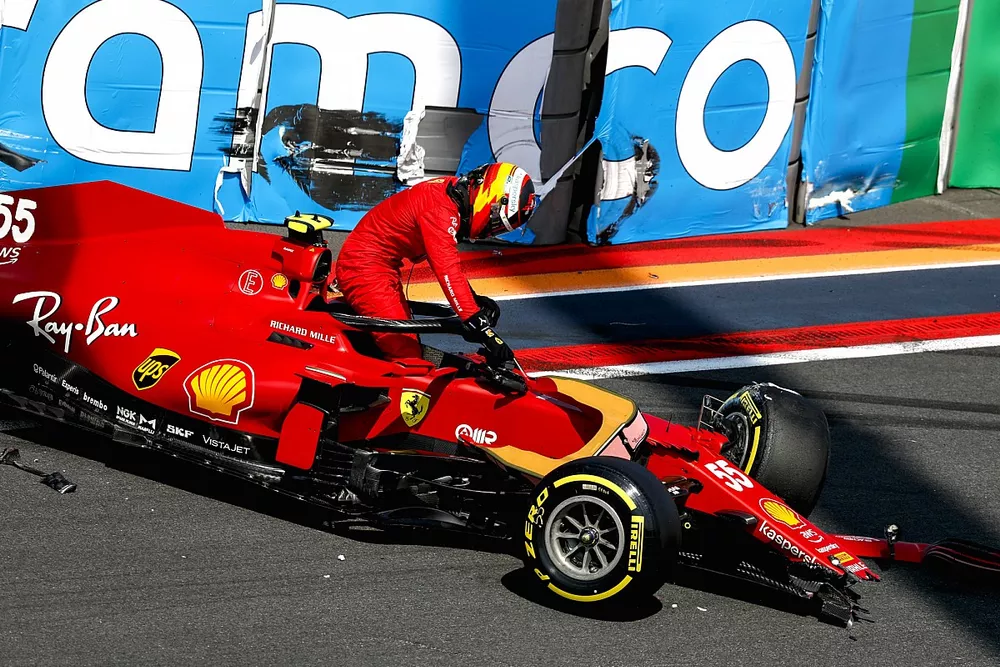 Choque de Carlos Sainz Jr., Ferrari SF21