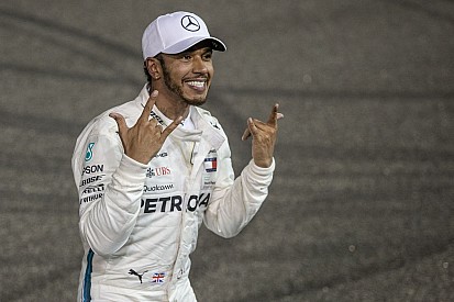 Hamilton volt az év legjobbja a csapatfőnökök listáján, újonc és visszavonuló pilóta is szerepel a top-10-ben