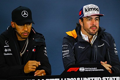Hamilton: "Alonso? Il suo errore è stato credere di controllare il mercato piloti 2014"