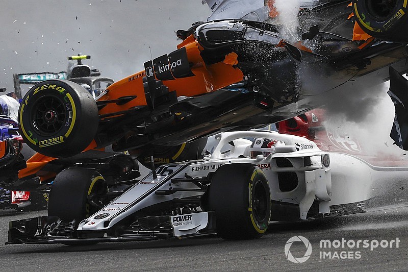 Verstappen : Même sans le Halo, Leclerc n'aurait pas été touché