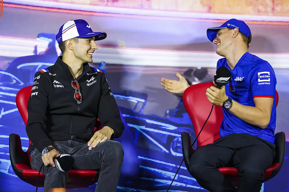 Esteban Ocon, Alpine F1 Team Mick Schumacher, Haas F1