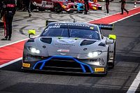 Aston Martin na czele