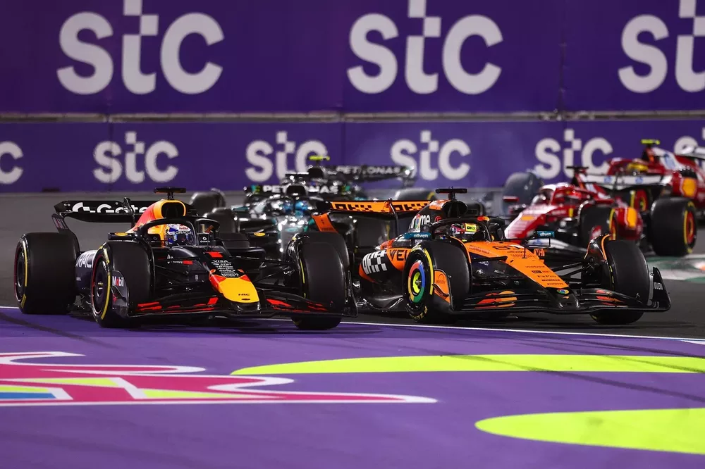 Max Verstappen, Red Bull Racing, Oscar Piastri, McLaren