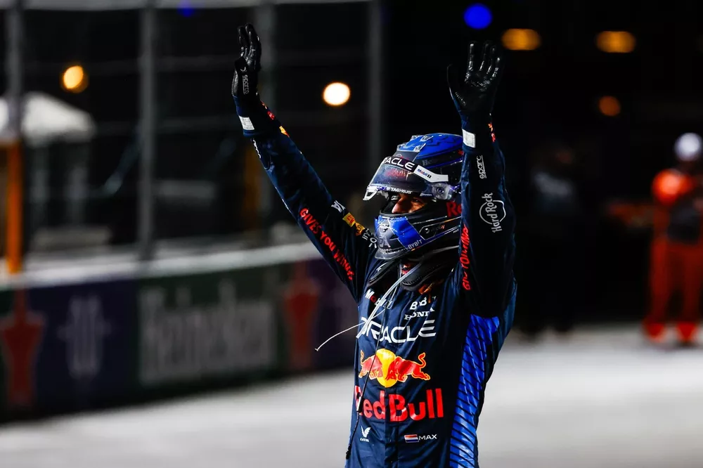 Il campione del mondo Max Verstappen, Red Bull Racing, festeggia in parco chiuso