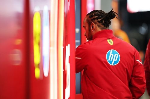 Hamilton dice que est&aacute; viviendo "una pesadilla" en Ferrari