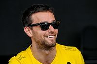 Renault se oferece para ajudar Palmer por vaga em 2018