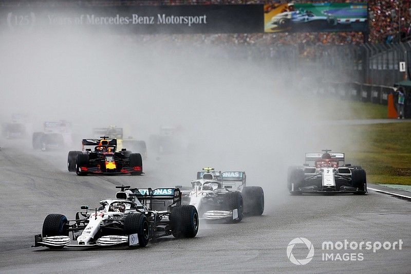 Lewis Hamilton, Mercedes AMG F1 W10, Valtteri Bottas, Mercedes AMG W10 al inicio