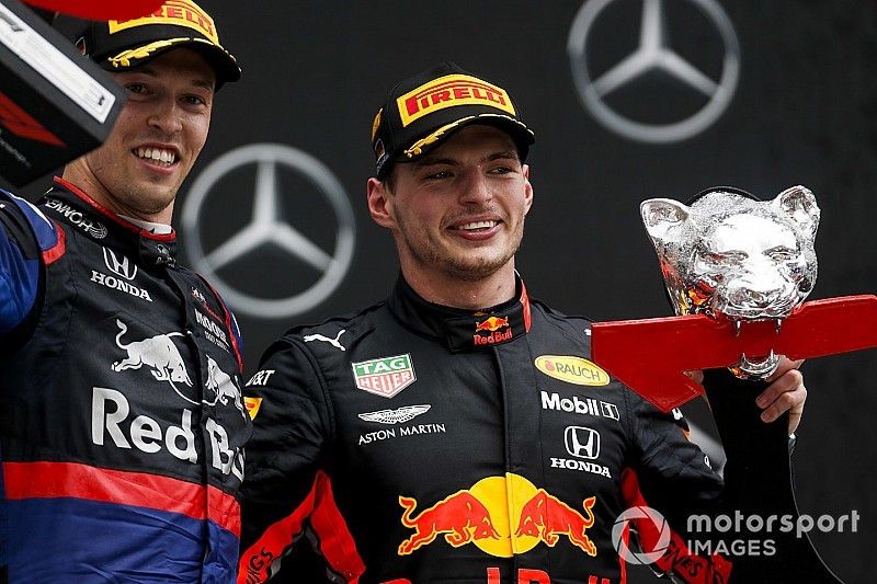 Podio: tercer lugar Daniil Kvyat, Toro Rosso y el ganador de la carrera Max Verstappen, Red Bull Racing

