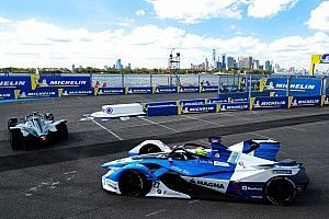 Sims dyktuje tempo w Brooklynie