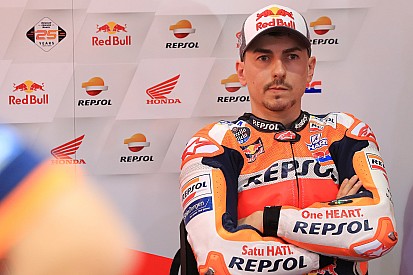 Lorenzo "in pain everywhere" after Qatar crashes