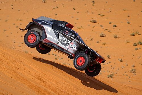 Sainz logra el primer triunfo de Audi en el Dakar 2022 y hace historia