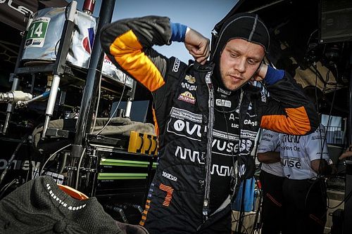 Askew zastąpi Rosenqvista