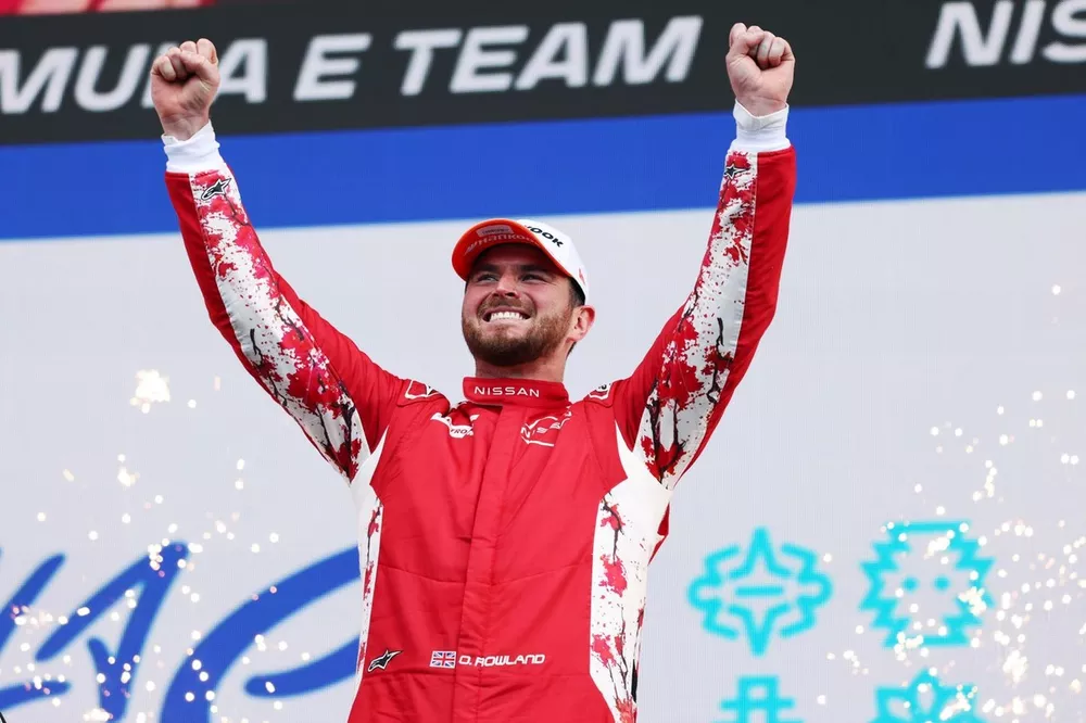 Race winner Oliver Rowland , Nissan Formula E Team celebrates on the podium
