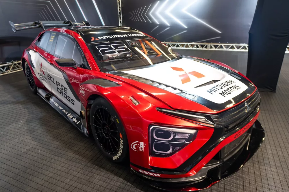 Mitsubishi Eclipse Cross Stock Car 