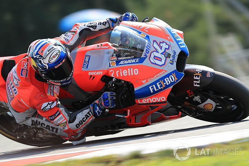 Dovizioso triunfa em duelo com Lorenzo e Márquez em Brno