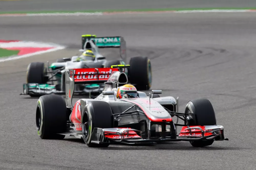 Lewis Hamilton, McLaren MP4-27 Mercedes, Nico Rosberg, Mercedes F1 W03