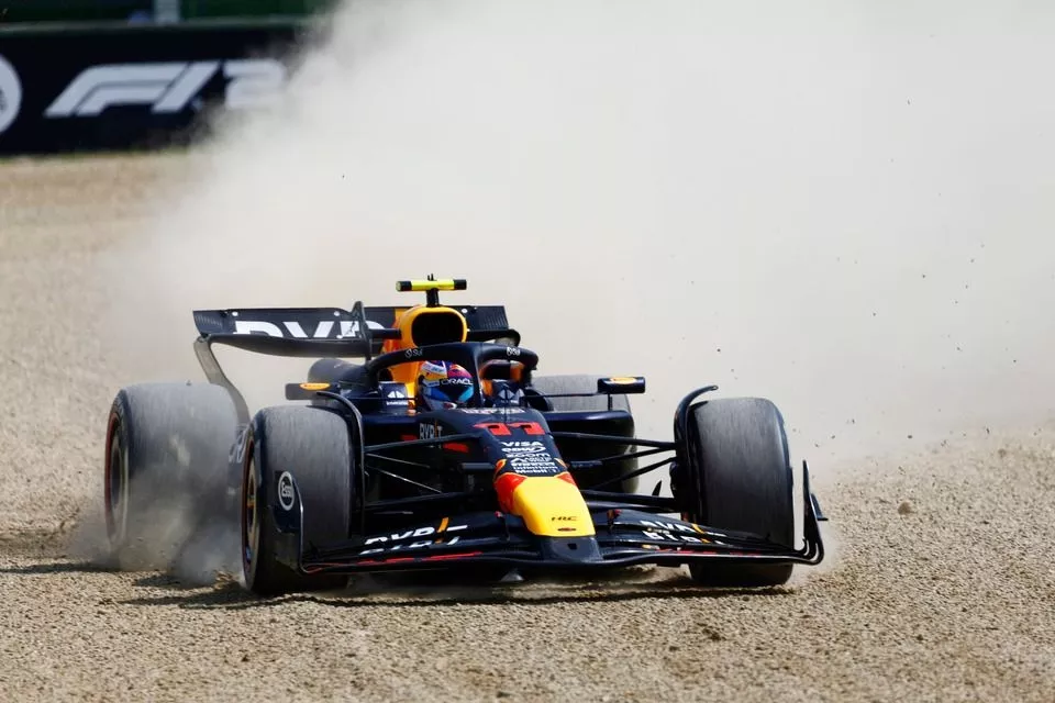 Sortie de piste de Sergio Perez, Red Bull Racing RB20
