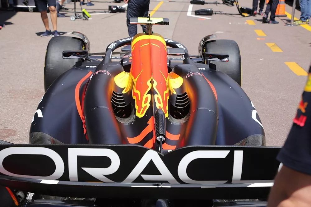 Red Bull Racing RB20 detalle de las rejillas de ventilaci&oacute;n