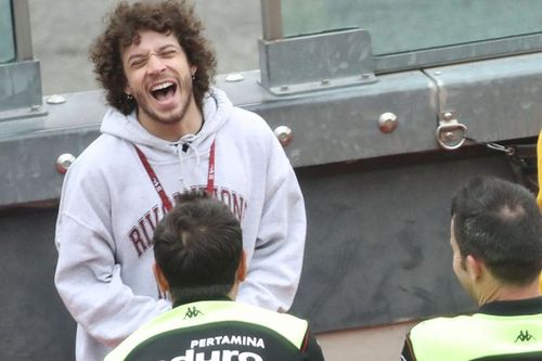 Aprilia explica por qué ha elegido a Bezzecchi pese a su difícil 2024