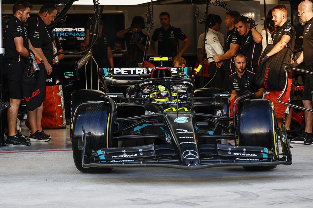 Lewis Hamilton, Mercedes F1 W14, leaves the garage