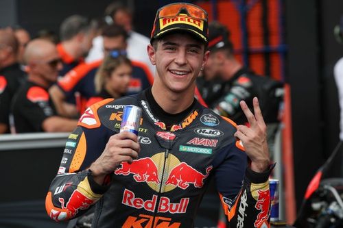 Jos&eacute; Ant&oacute;nio Rueda conquista t&iacute;tulo da Moto3 em corrida encerrada em bandeira vermelha