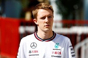 Vesti en Mercedes, Drugovich en Aston Martin para la FP1 del GP de Bahrein