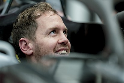 Sebastian Vettel se hace también el asiento de su nueva Ferrari